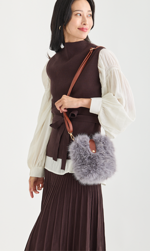 Faviora ファビオラ フォックスファー ポンチョ　ケープ　ムーンバット ◇Faviora ファビオラ フォックス ファー カシミヤ100