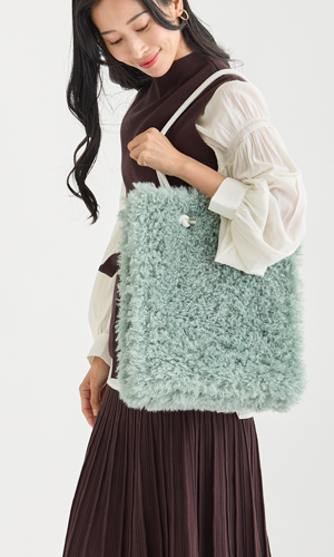 【未使用品】ファビオラ ムーンバット カシミア混 フォックスファー ポンチョ フード付きポンチョストール（95-70MI03-204）｜モノコムサ