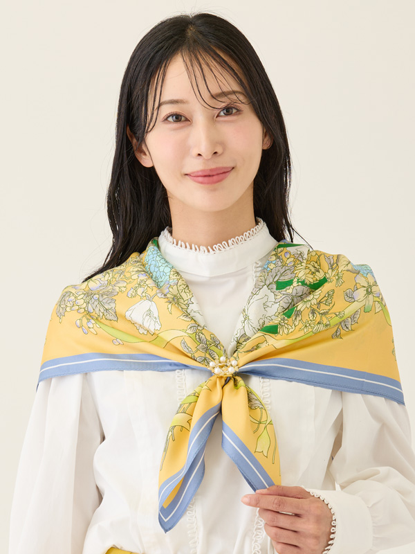 スカーフクリップを使用したスカーフアレンジ