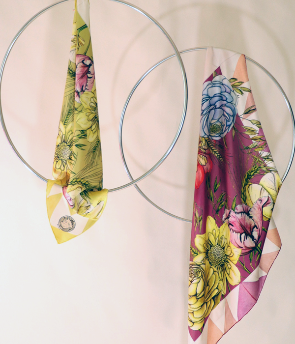 SWASH LONDONの花のスカーフ